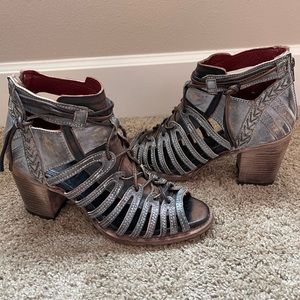 Freebird by Steven Wazee, size 10 - best for 10.5-11